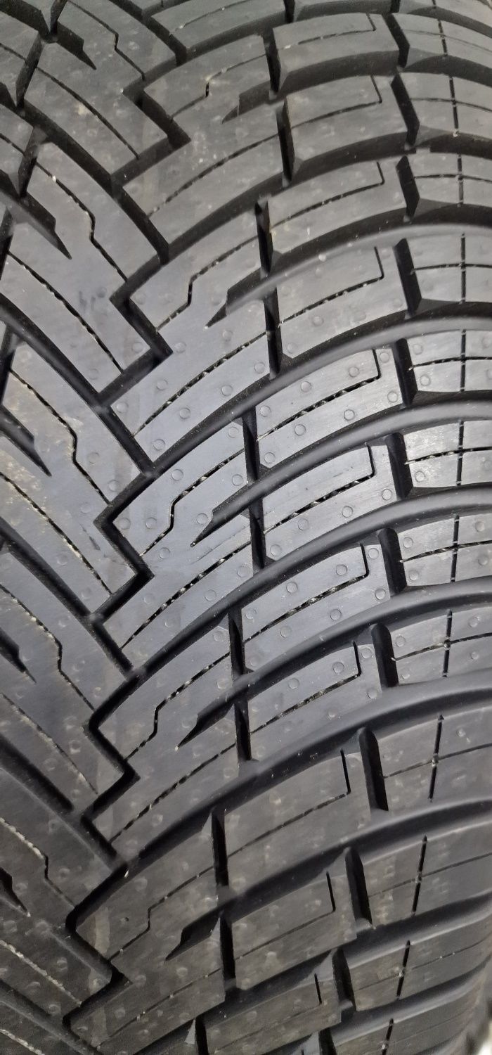 P23 4x 225/45R17 Pirelli Cinturato All Season SF2 94W XL wielosezonowe