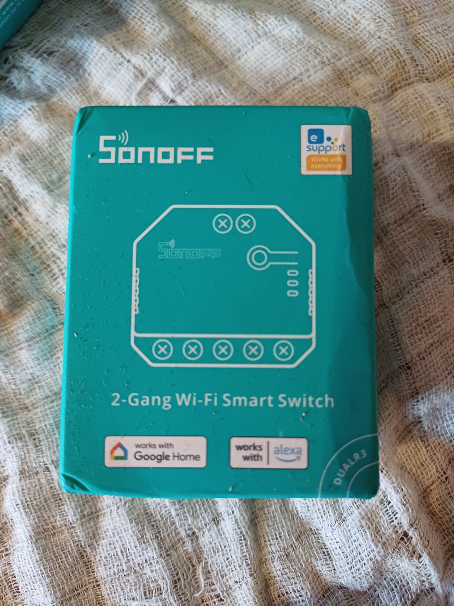 Sonoff wifi kit com 2 tomadas e 5  interruptores persiana