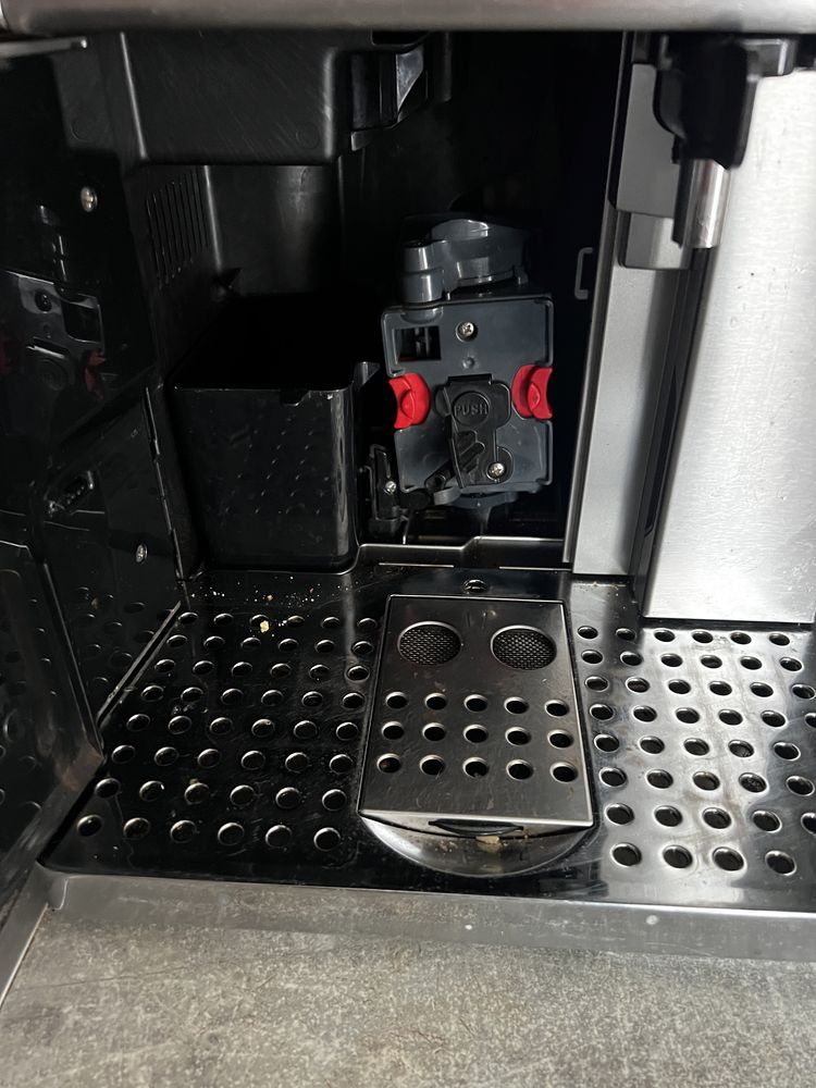 Ekspres DELONGHI Primadonna Avant ESAM 6700