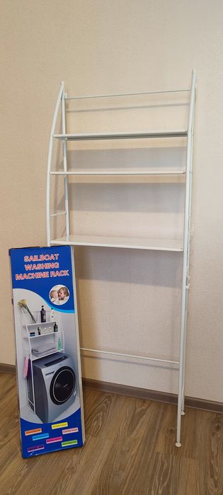 Полка стеллаж над стиралкой.