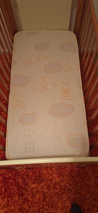 Cama de Grades em Madeira + Colchão + resguardo lateral