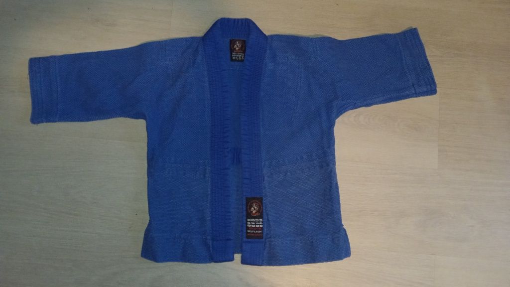 Амуниция для единоборств, перчатки, шлем, футы, кимоно, ракушка
