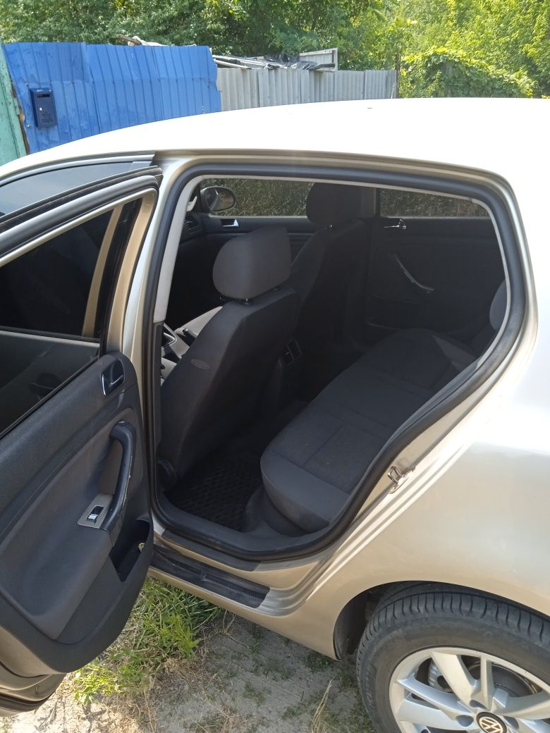 Продам Volkswagen golf 5