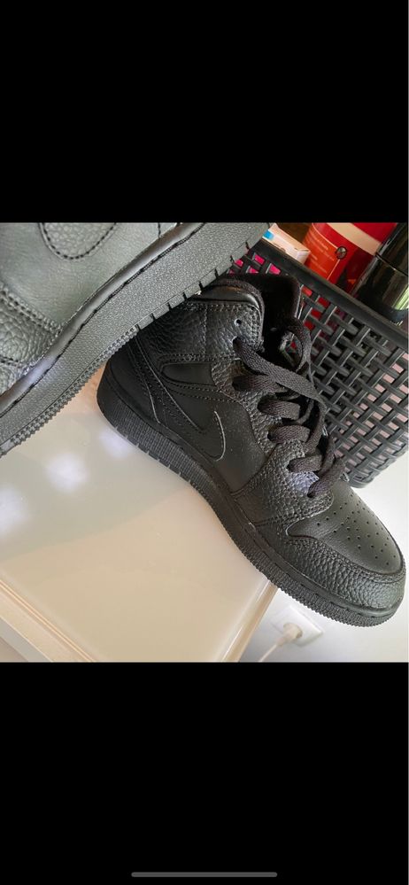 Jordan 1 Mid Preto Original