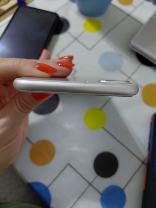 Телефон iPhone 7 plus