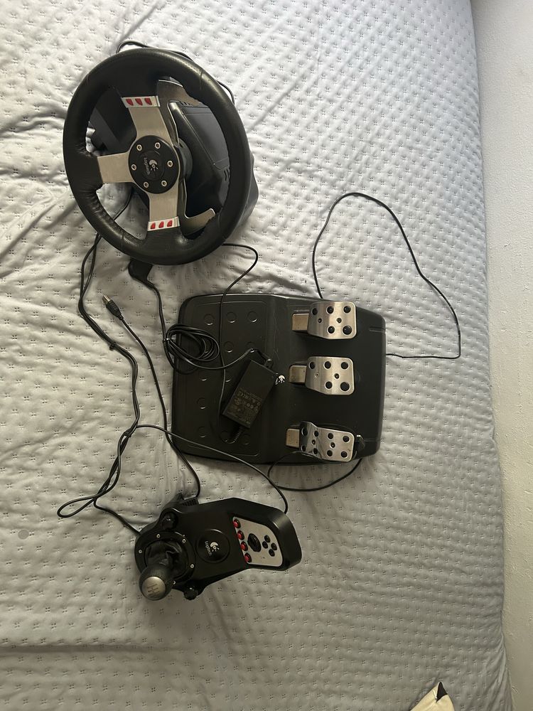 Vendo g27 com caixa