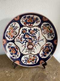Prato decorativo porcelana IMARI pintado à mão.