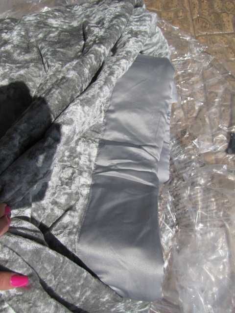 Narzuta na łóżko Crushed Pikowana, aksamitna, szara, 220x220 cm