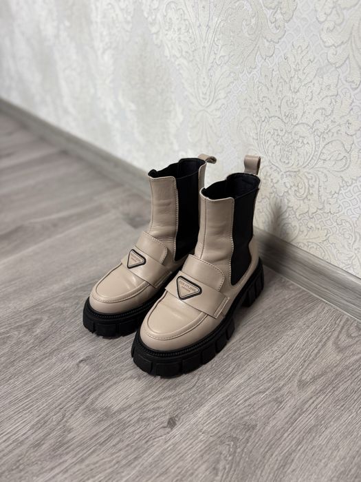 Челсі бежеві черевички ботінки