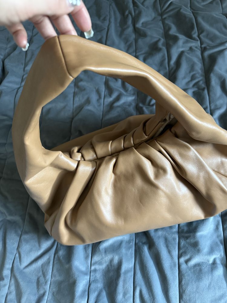 Brązowa torebka hobo kazar studio boho pinterest worek marszczenia