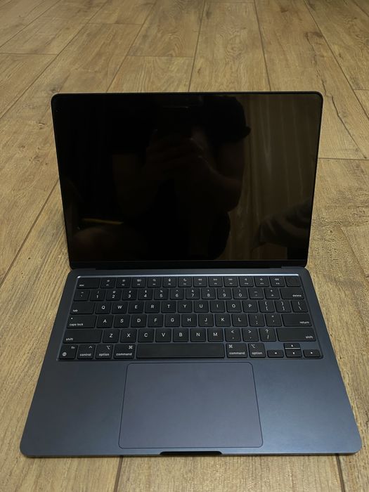 MacBook Air 13.6 M2, 8/256GB, Midnight, 100% АКБ