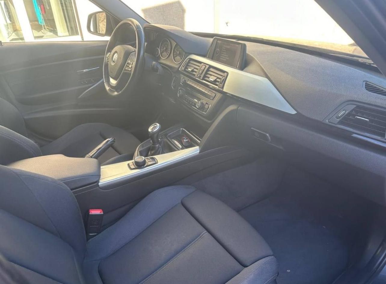 BMW SPORT 318D 2014