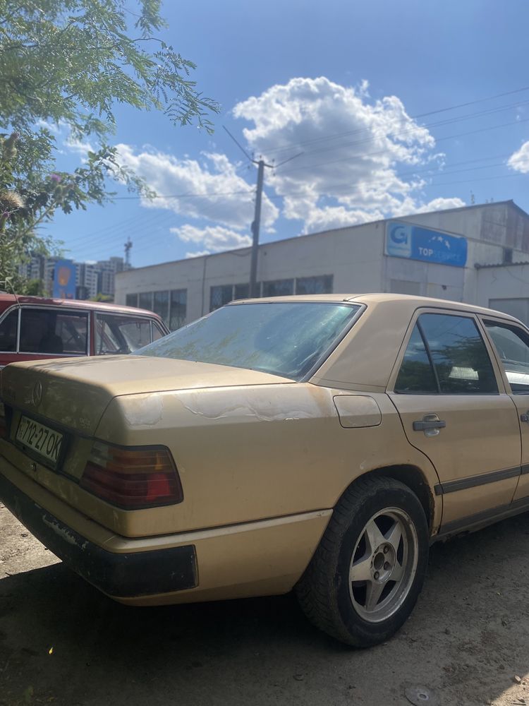 Мерседес 124 автомат