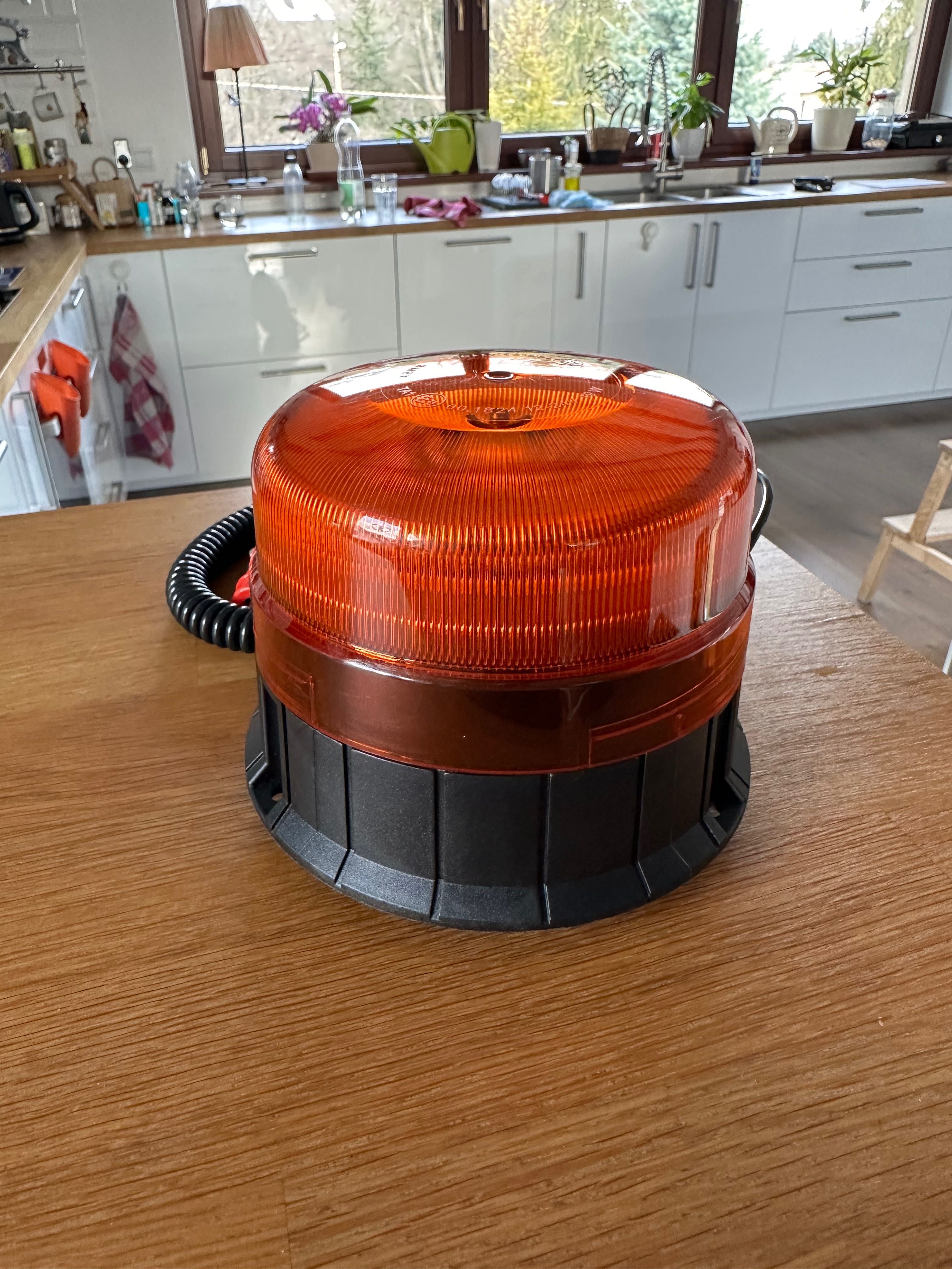 Kogut, światło ostrzegawcze, lampa ostrzegawcza, LED, 12-24V, magnes