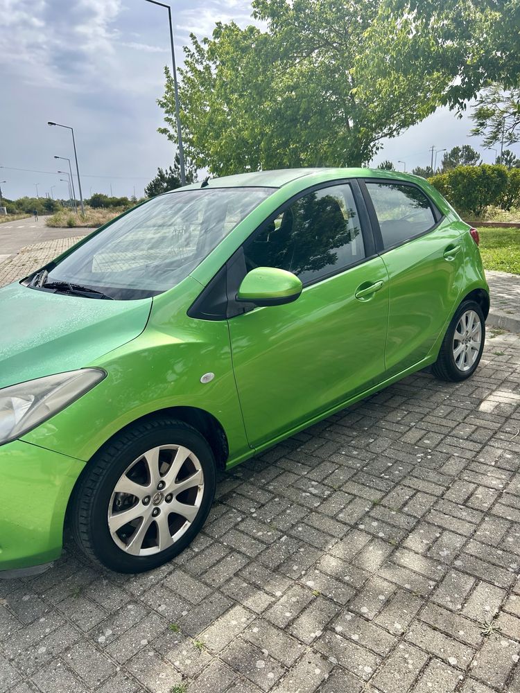 Mazda 2 ano 2010