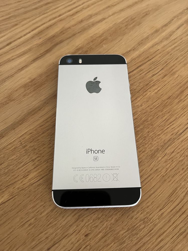 iPhone SE 32 GB srebrny