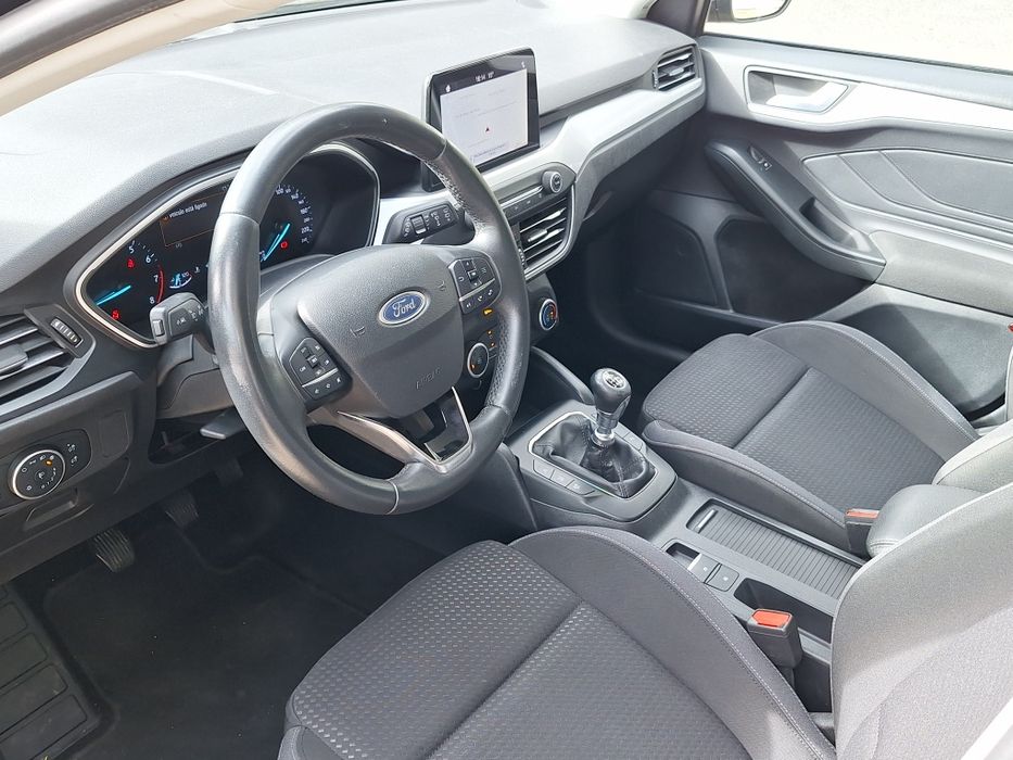 Recente poucos kms a um excelente preço, com garantia, aceito retoma,