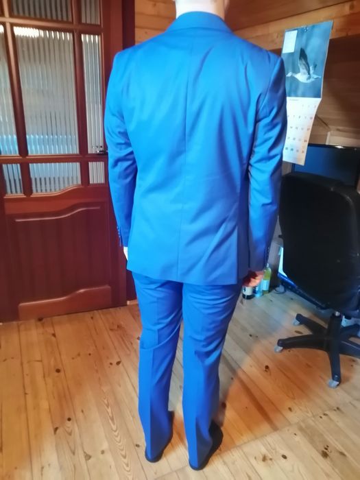 Garnitur męski firmy Aljeka