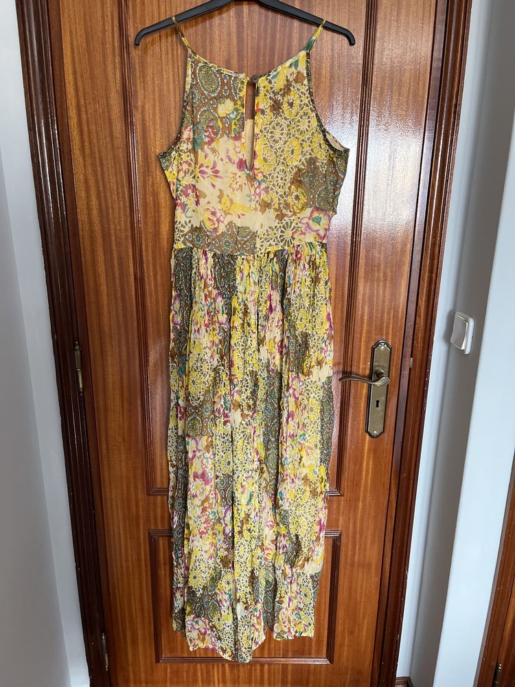 Vestido de alsas comprido