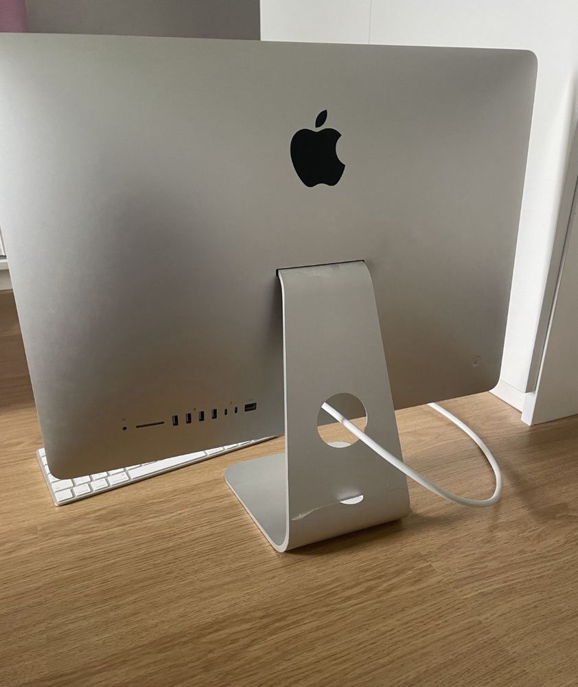 Komputer apple macbook