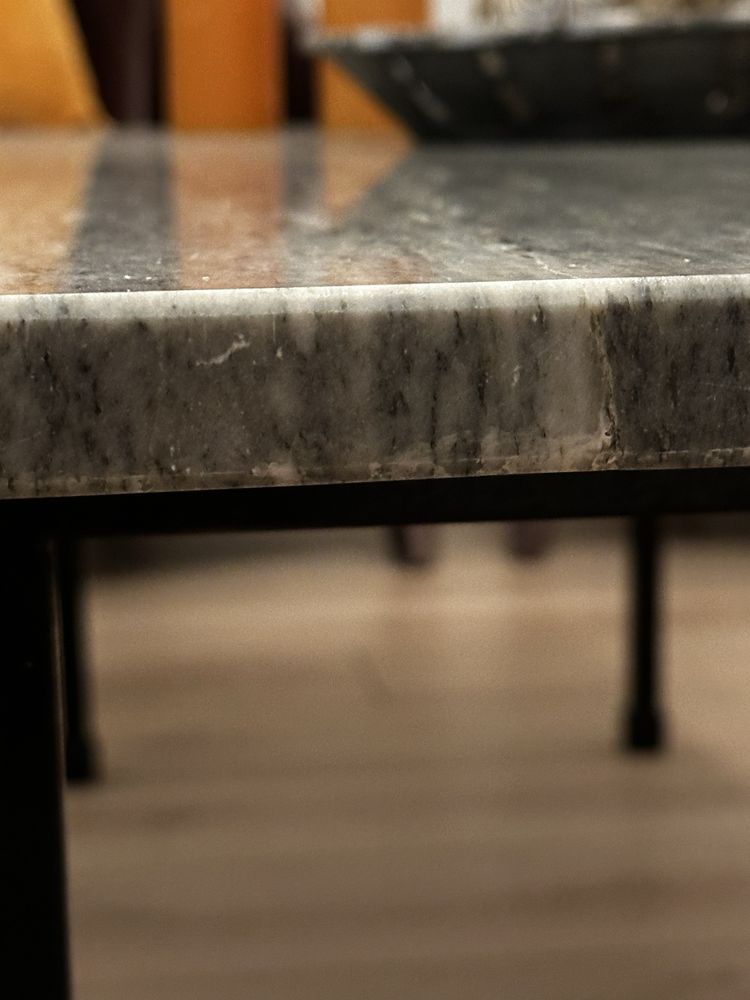 Mesa de centro em mármore c/ estrutura - Como NOVA