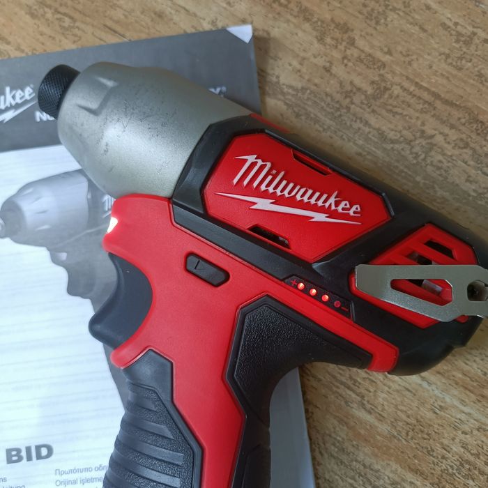 Milwaukee M12 BID Kluczyk udarowy Impakt Nowy Europa