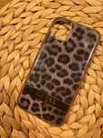 Etui guess iphone 11 akcesoria