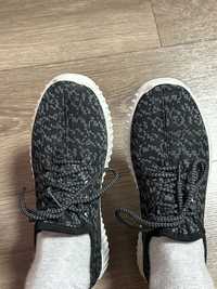 Тканинні кросівки в сіро-чорному  кольорі 39 розмір
