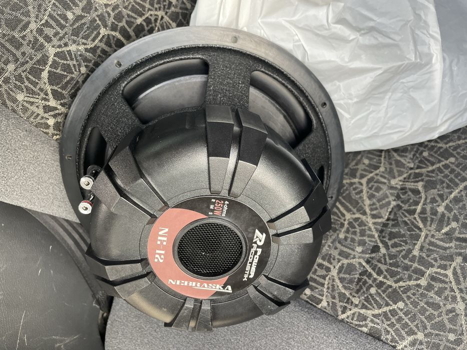 Сабвуфер з коробом 12