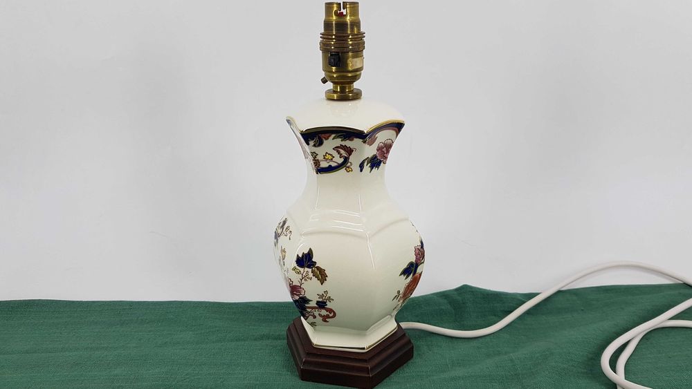 Винтажная настольная керамическая лампа  Mason's Blue Mandalay