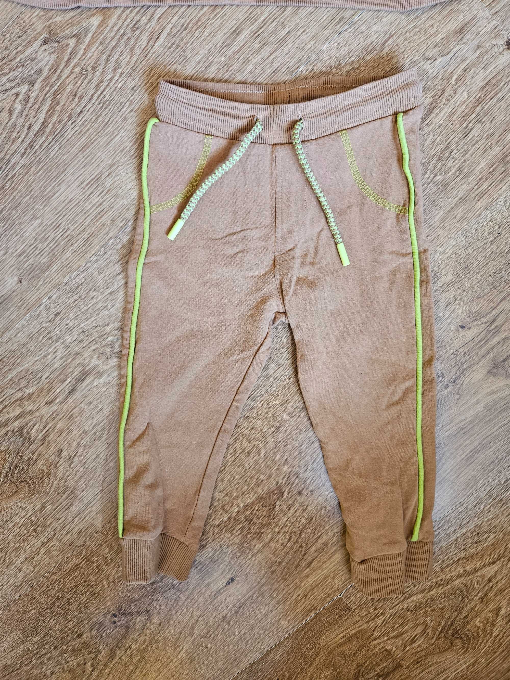 Dres chłopięcy Coccodrillo, spodnie + bluza, rozm. 86