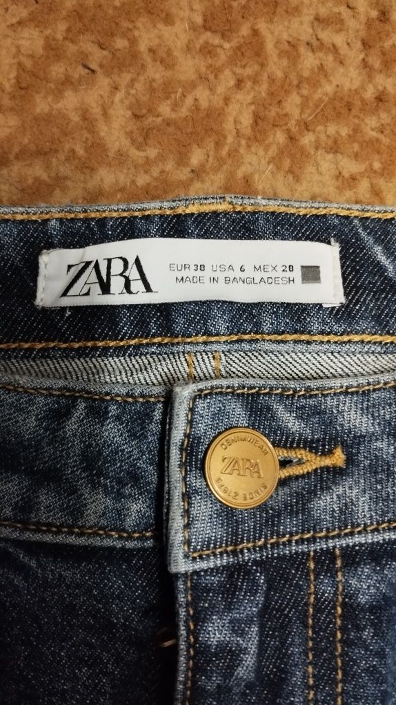 Новые джинсы Zara