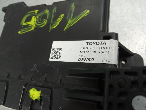 Módulo confort TOYOTA Yaris (_P13_)