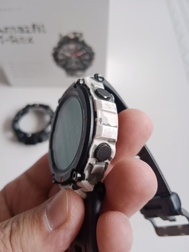 Smartwach amazfit T REX plus gratis