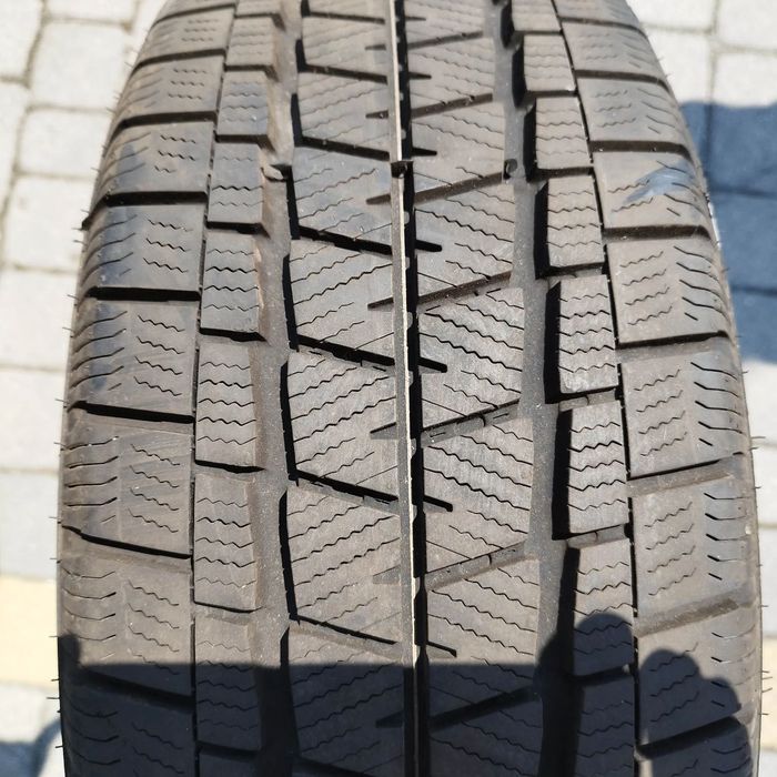 215/60/17 c falken eurowinter van01