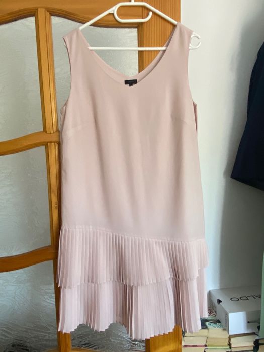 Pudrowa sukienka Solar - rozmiar 38