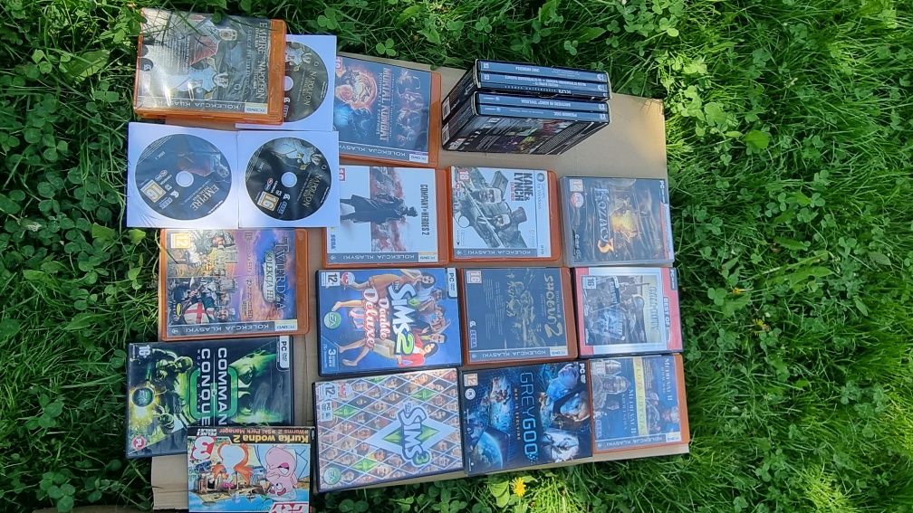 Zestaw gier PC gra Sims 2 Deluxe i Sims 3
