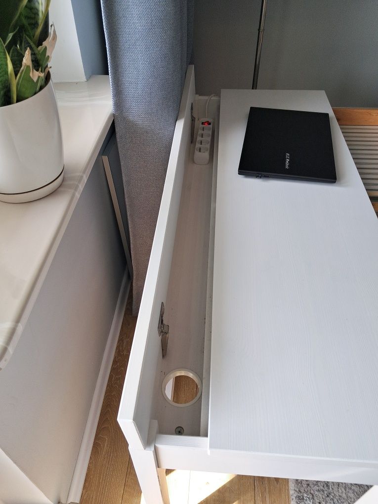 IKEA Hemnes  białe biurko lub toaletka naturalne drewno