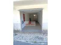 Ampla Garagem com WC junto ao LIDL em Agualva