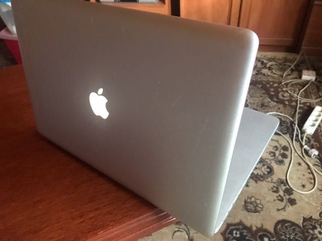 MacBook Pro Apple Mac laptop notebook 17 cali aluminium  a1297