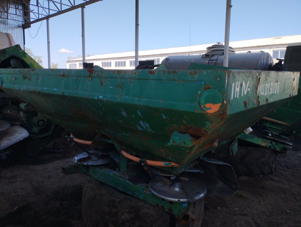 Розкидач мін.добрив Amazone-18, 2008р