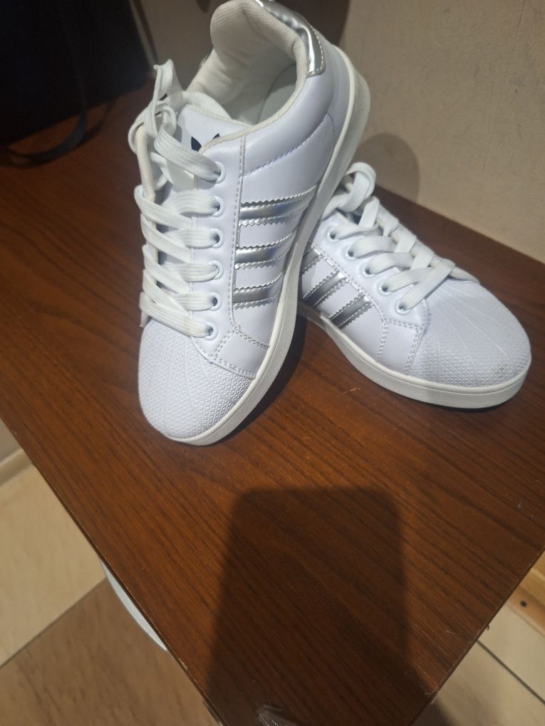 Damskie adidasy  r 38