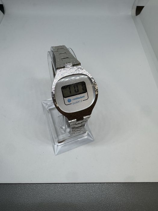 Zegarek elektroniczny LCD Trafalgar sprawny (wylany wyswietlacz)