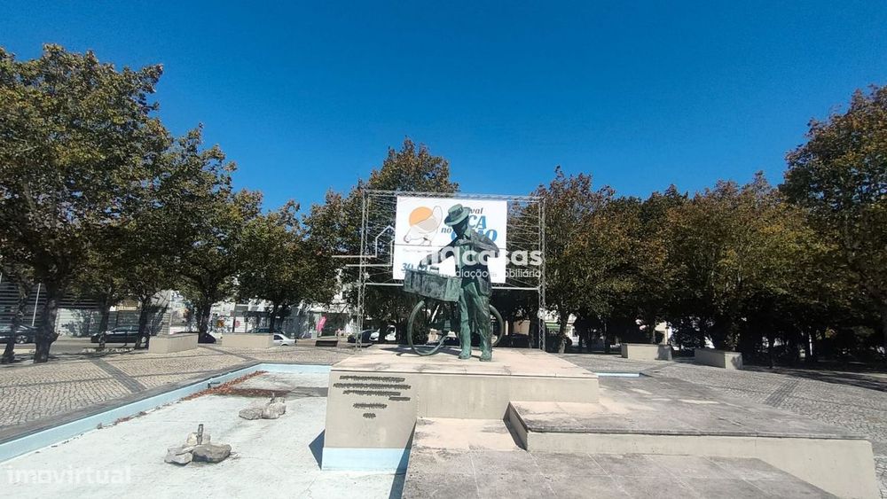 Loja/Armazém Febres