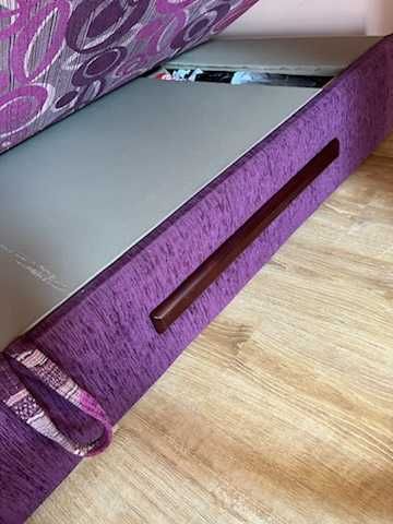 Fioletowa sofa jak nowa