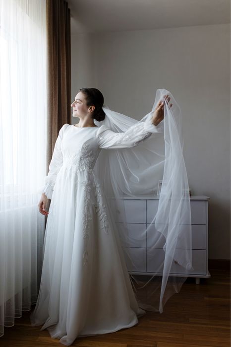 Весільна сукня айворі