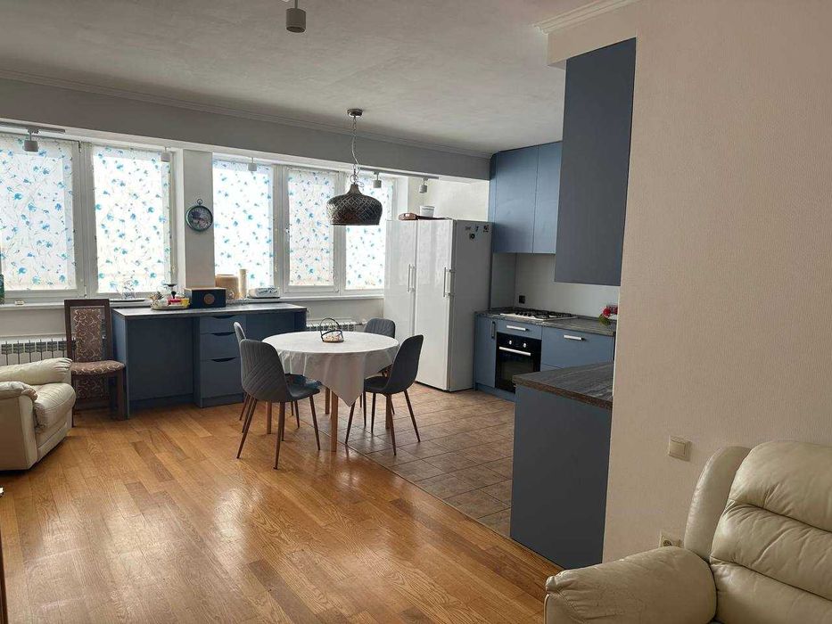 Сдам  на длительный срок 3 кв , м Научная