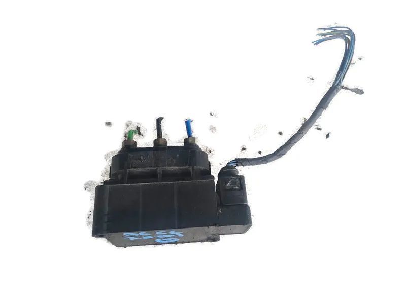 AUDI A6 C6 05r ROZDZIELACZ ZAWIESZENIA PNEUMATYCZNEGO 4F0616013