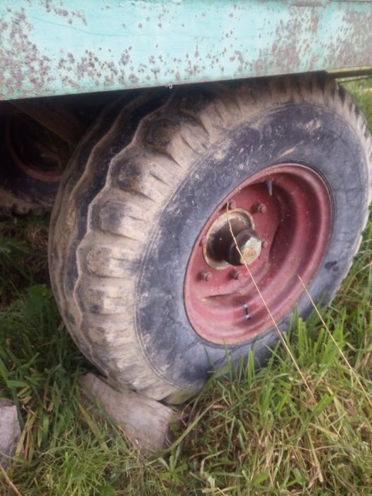 Sprzedam rozrzutnik,przyczepa