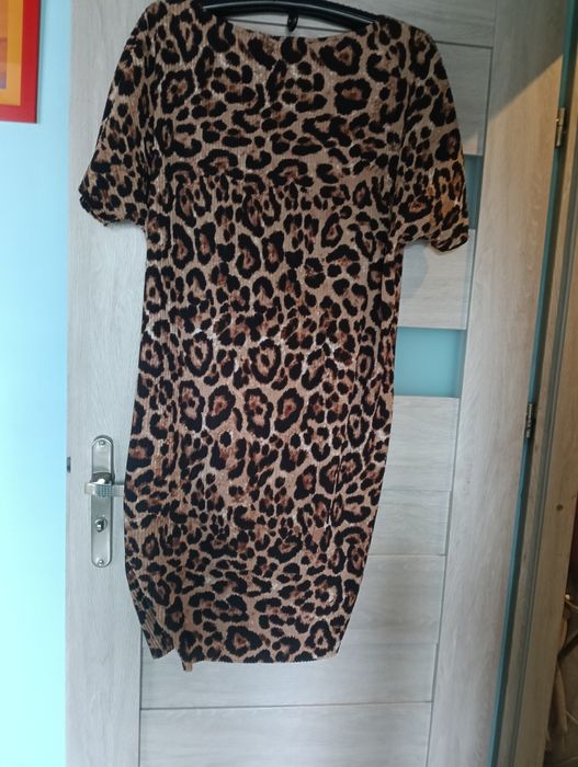 Plisowana panterka sukienka oversize